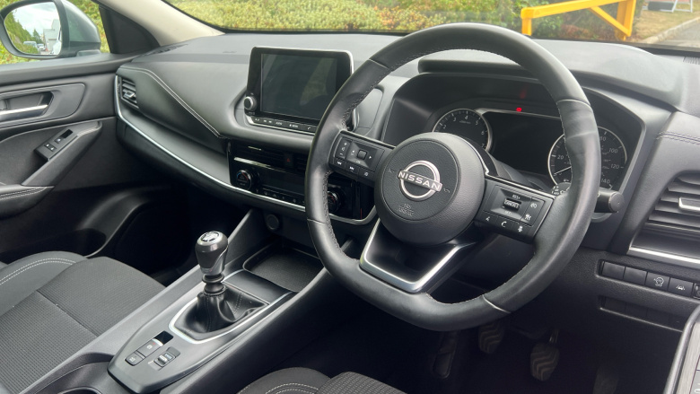 Nissan Qashqai 1.3 DiG-T MH Acenta Premium 5dr Petrol Hatchback